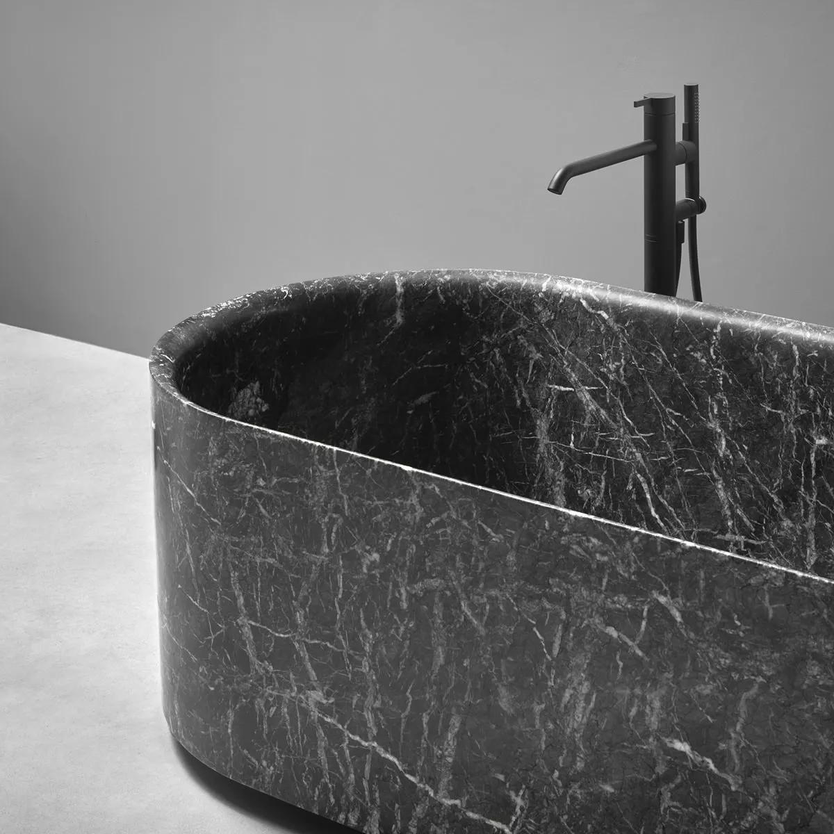 antoniolupi NEBULA freistehende Badewanne aus Naturstein, 175x80x55cm, grigio lavico - NEBULA-GRIGIOLAVICO